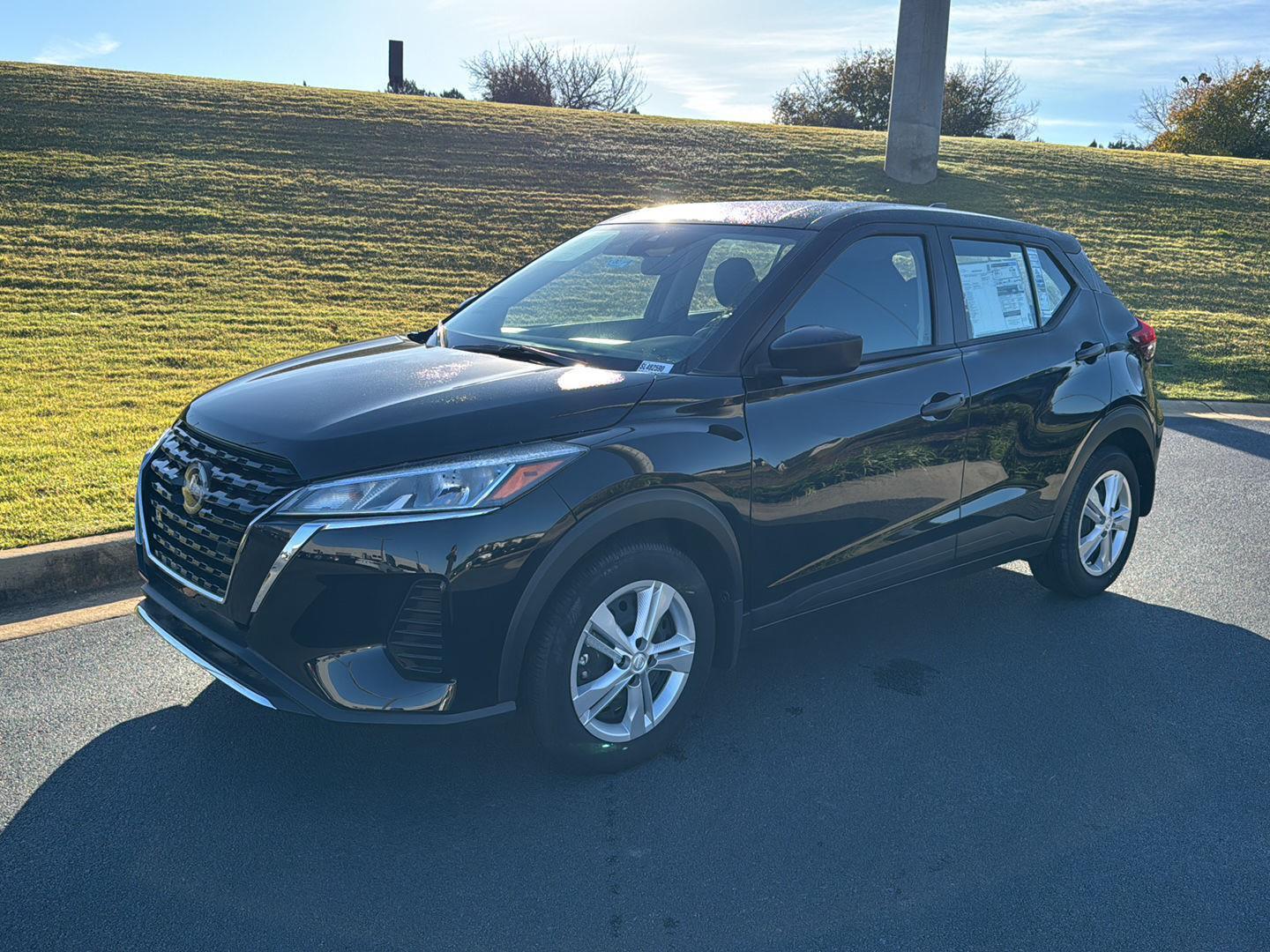 2025 Nissan Kicks Play S