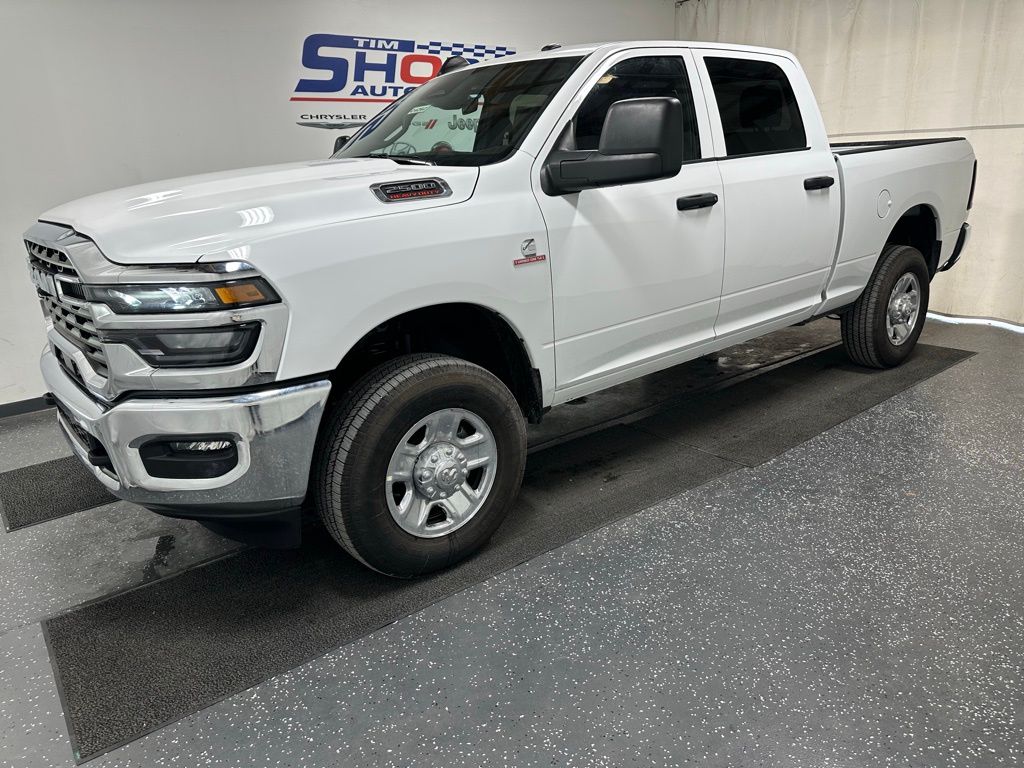 2026 Ram 2500 TRADESMAN CREW CAB 4X4 6'4 BOX
