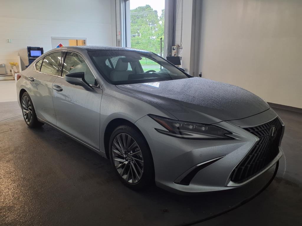 2025 Lexus ES