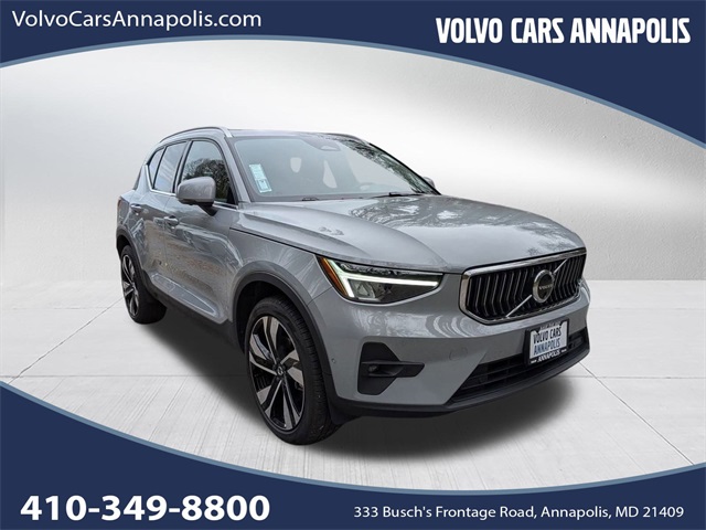 2024 Volvo XC40 B5 Plus Bright Theme