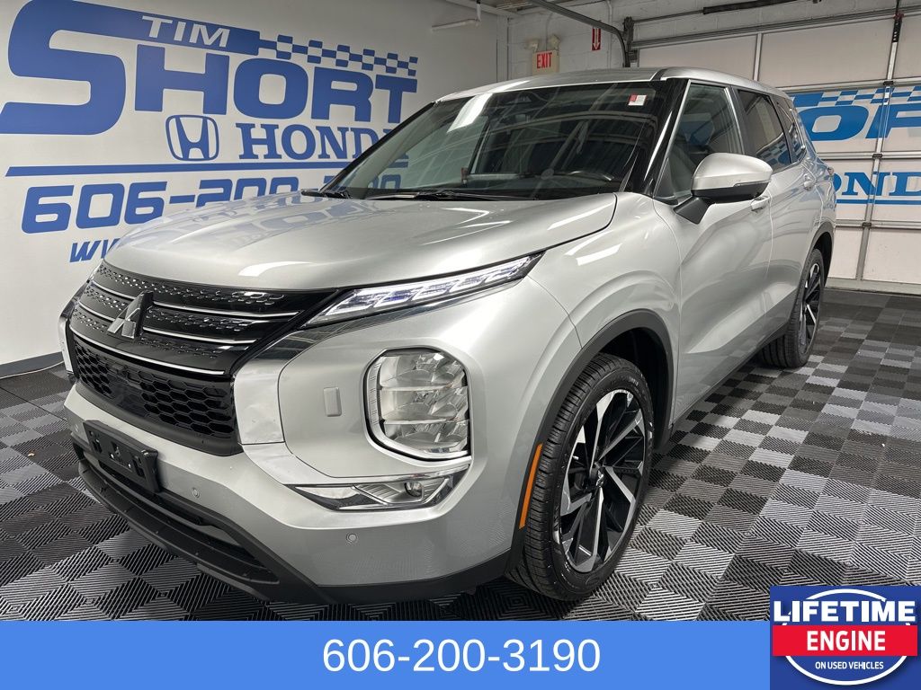 2024 Mitsubishi Outlander SE