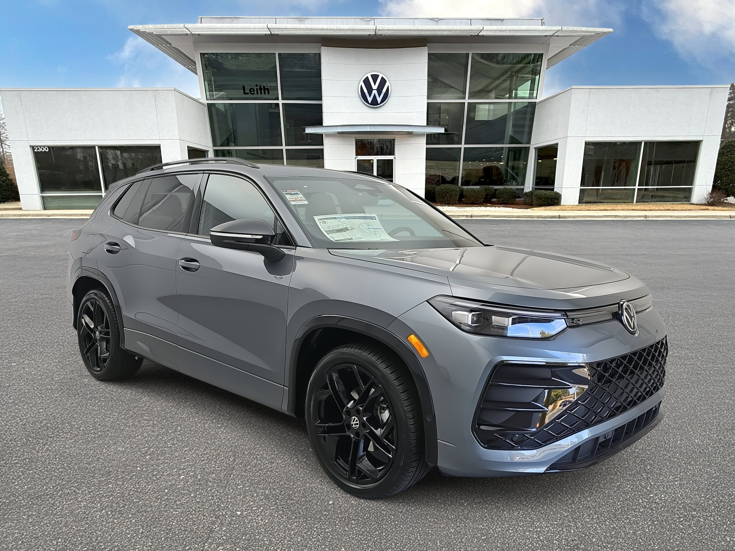 2025 Volkswagen Tiguan SE R-Line Black