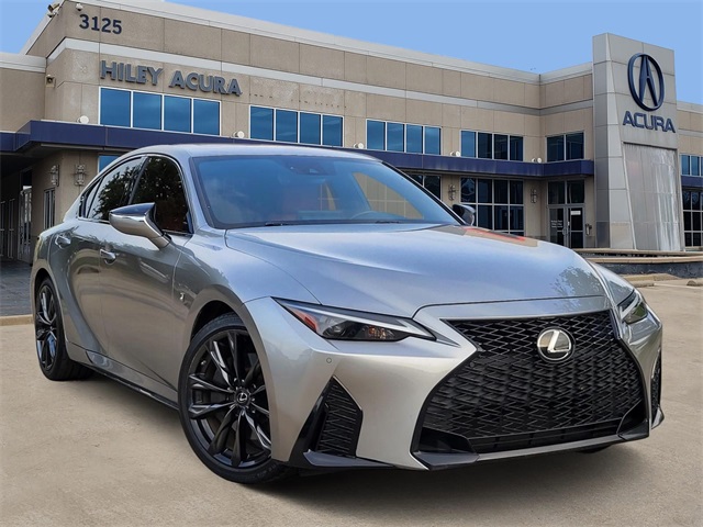 2021 Lexus IS