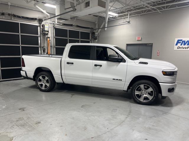 2026 Ram 1500 RAM 1500 EXPRESS CREW CAB 4X2 5'7' BOX