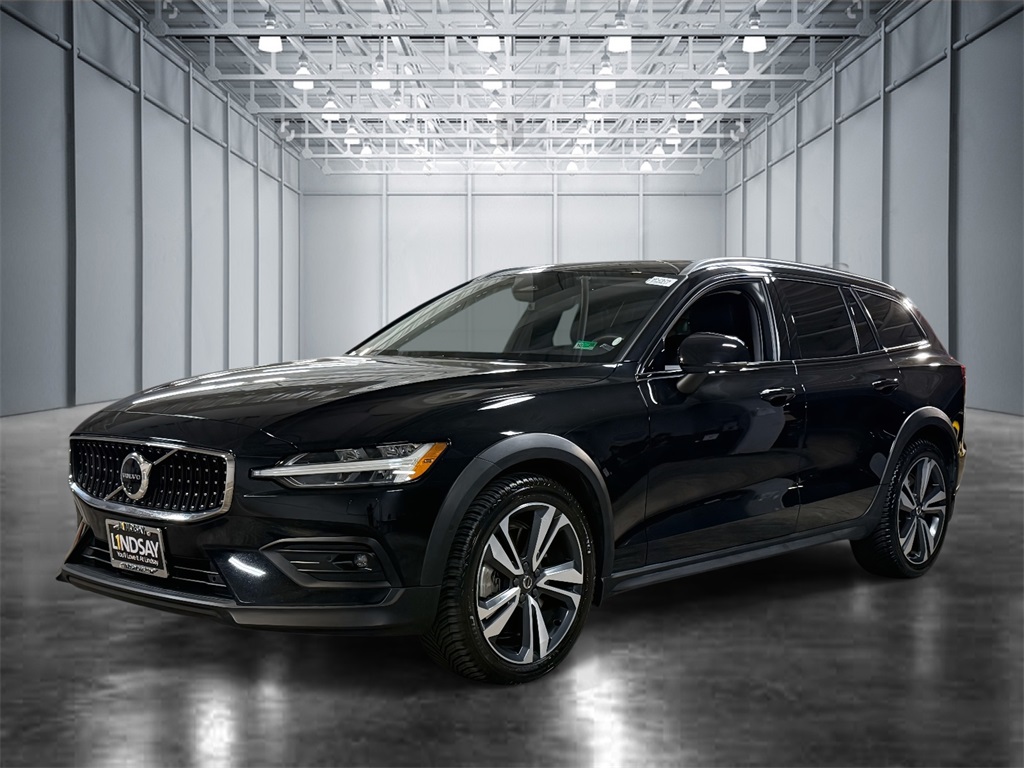 2023 Volvo V60 Cross Country B5 Plus