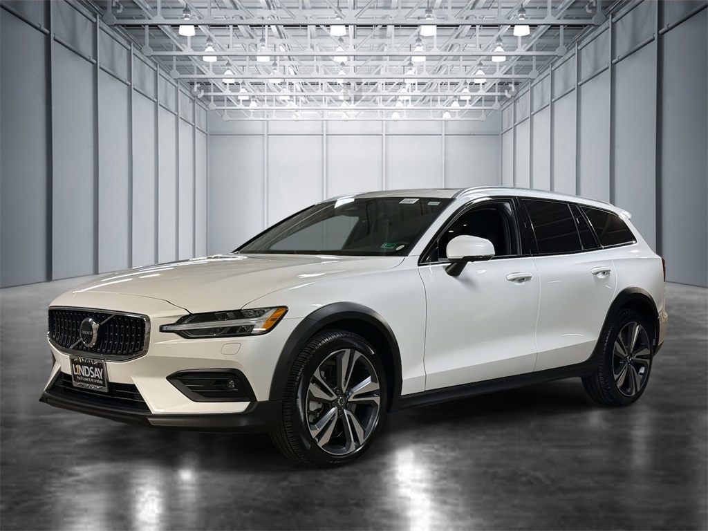 2025 Volvo V60 Cross Country