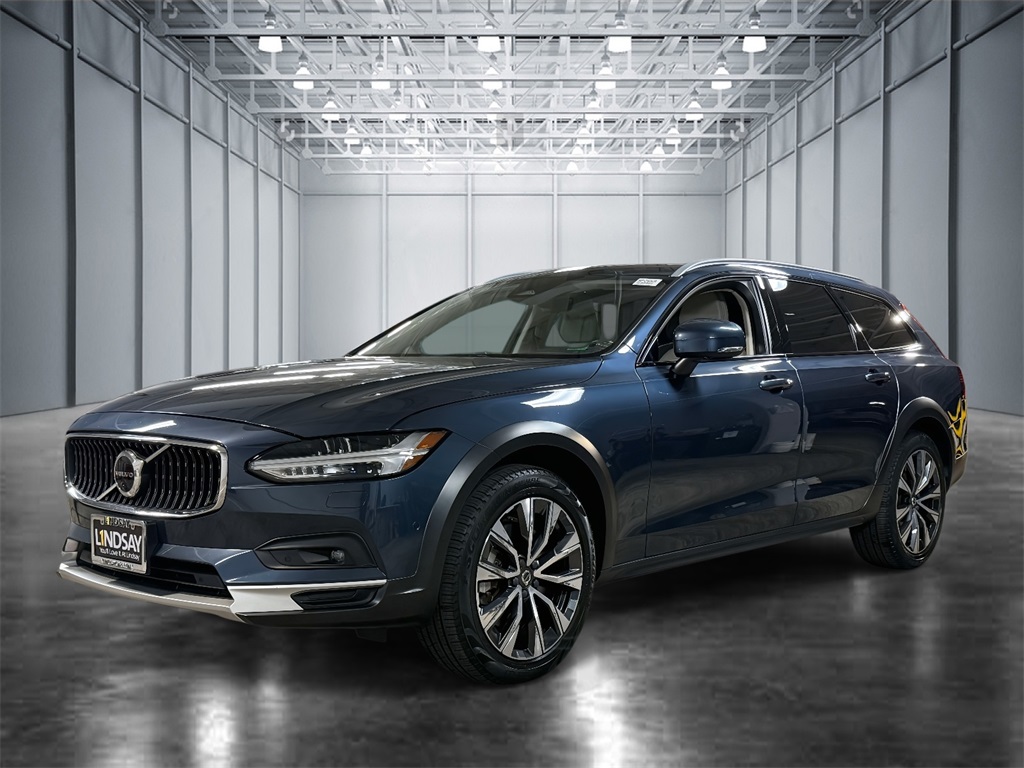 2022 Volvo V90 Cross Country