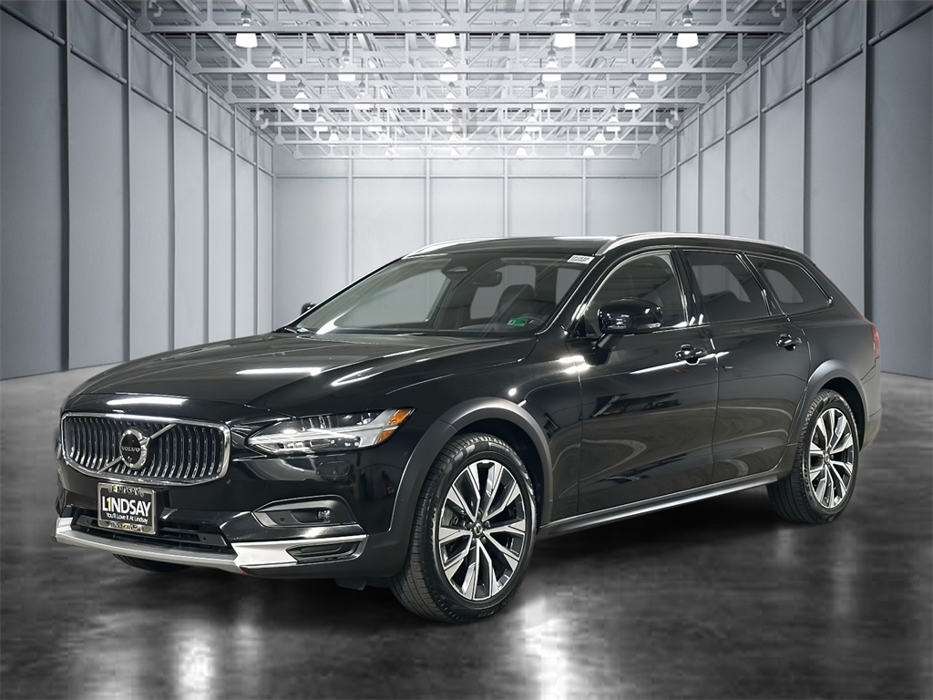 2023 Volvo V90 Cross Country