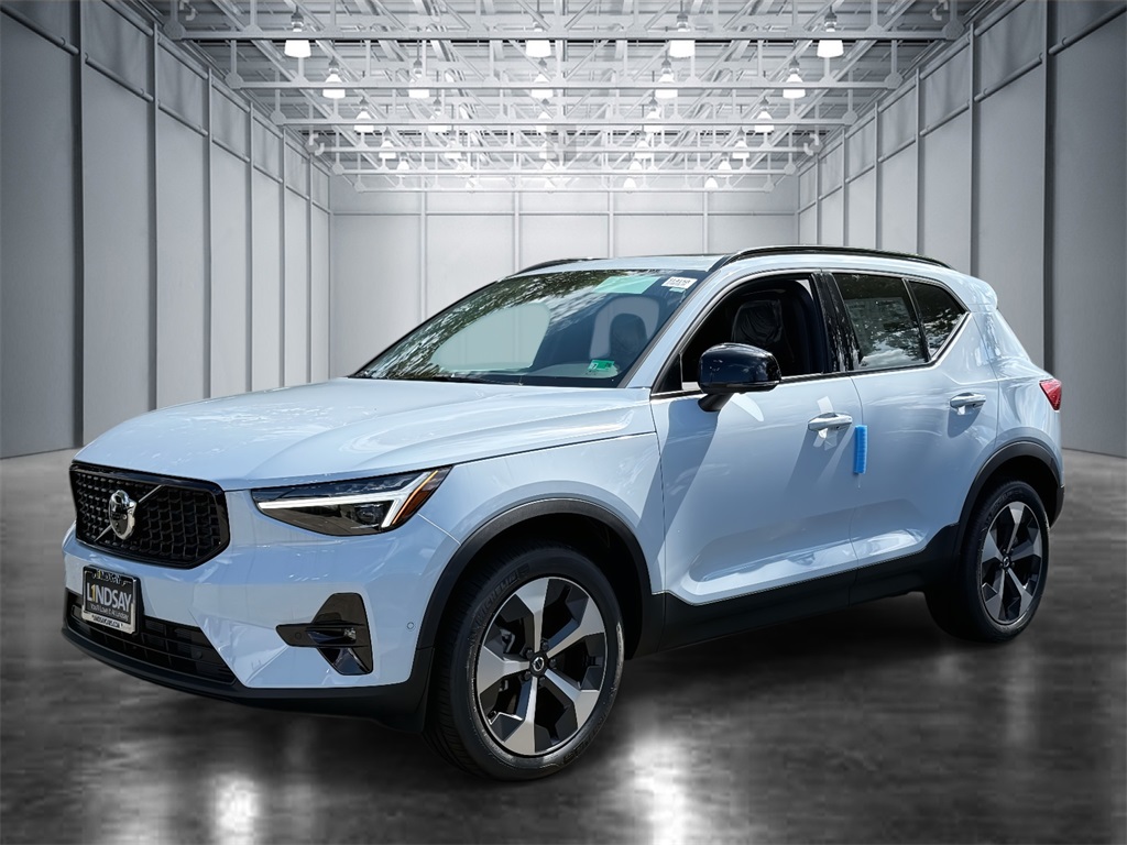 2026 Volvo XC40
