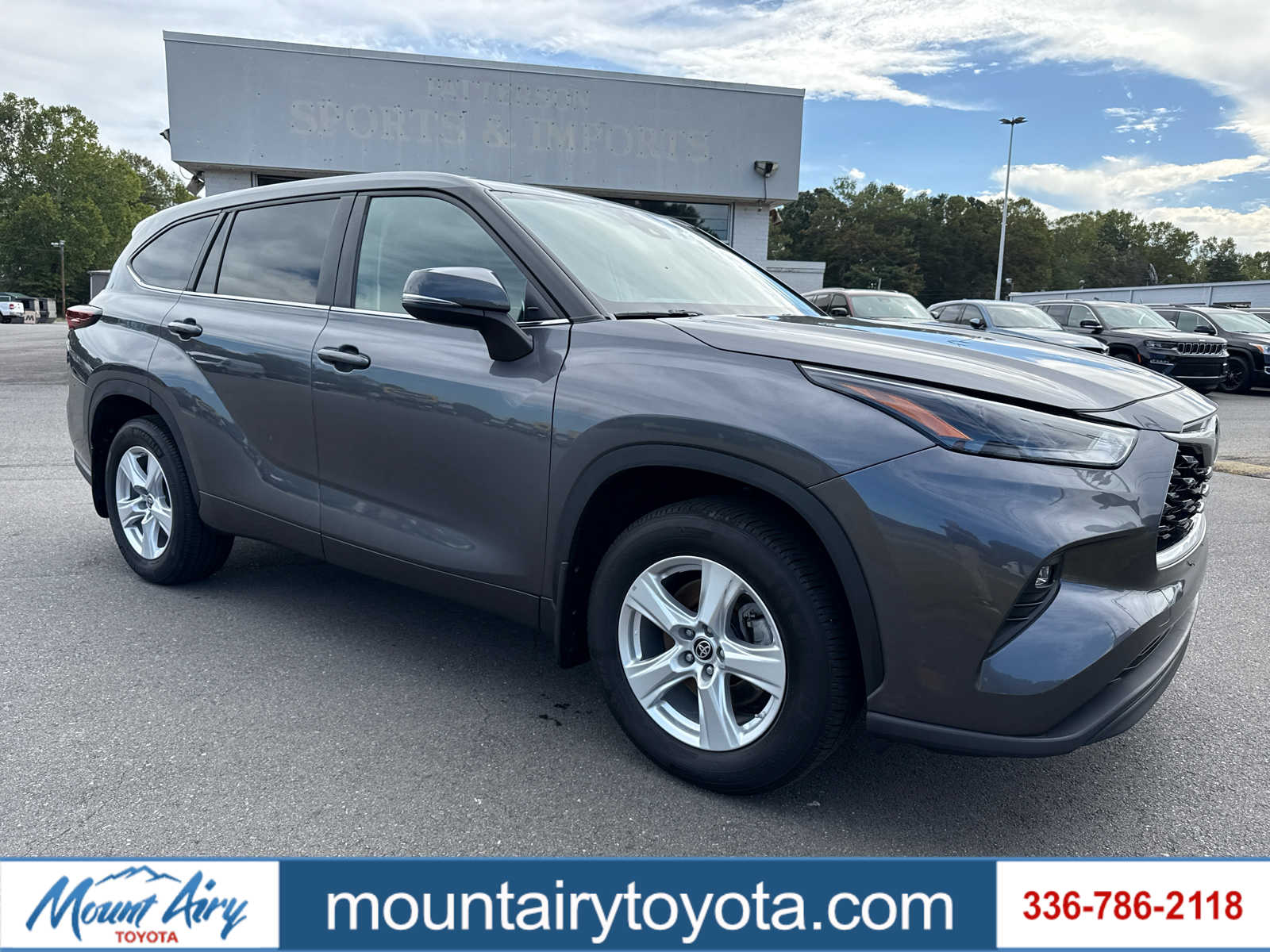 2024 Toyota Highlander LE