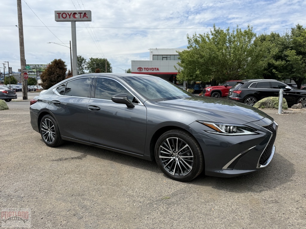 2022 Lexus ES
