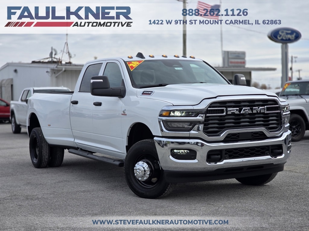 2026 Ram 3500 TRADESMAN CREW CAB 4X4 8' BOX