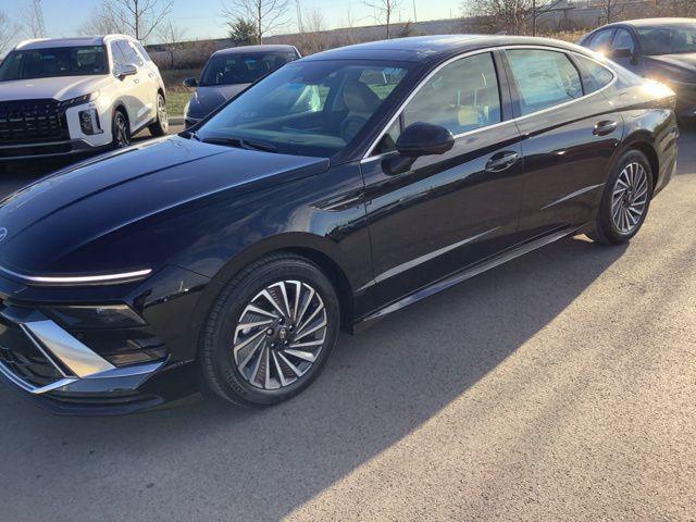 2025 Hyundai Sonata Hybrid