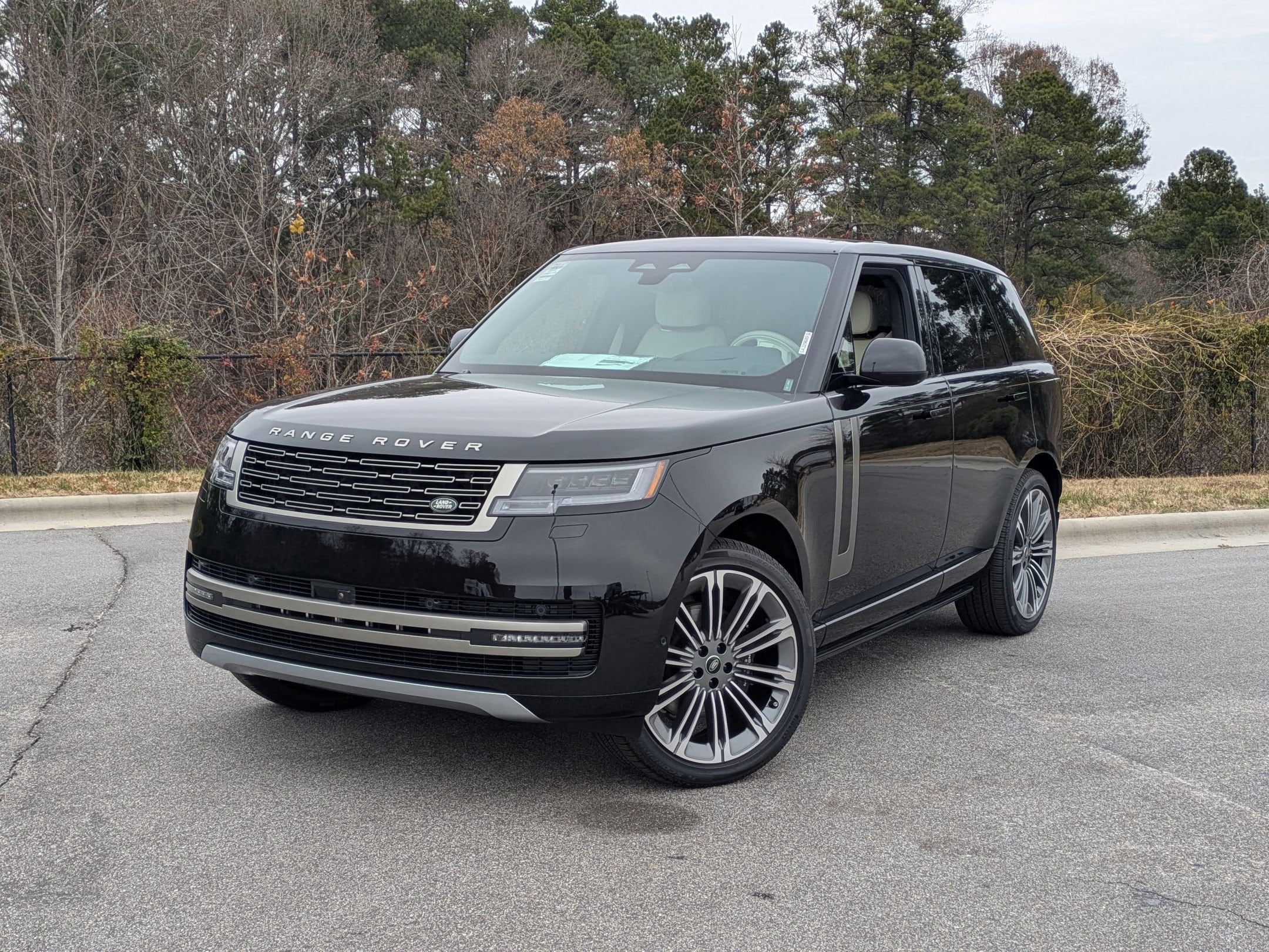 2025 Land Rover Range Rover SE