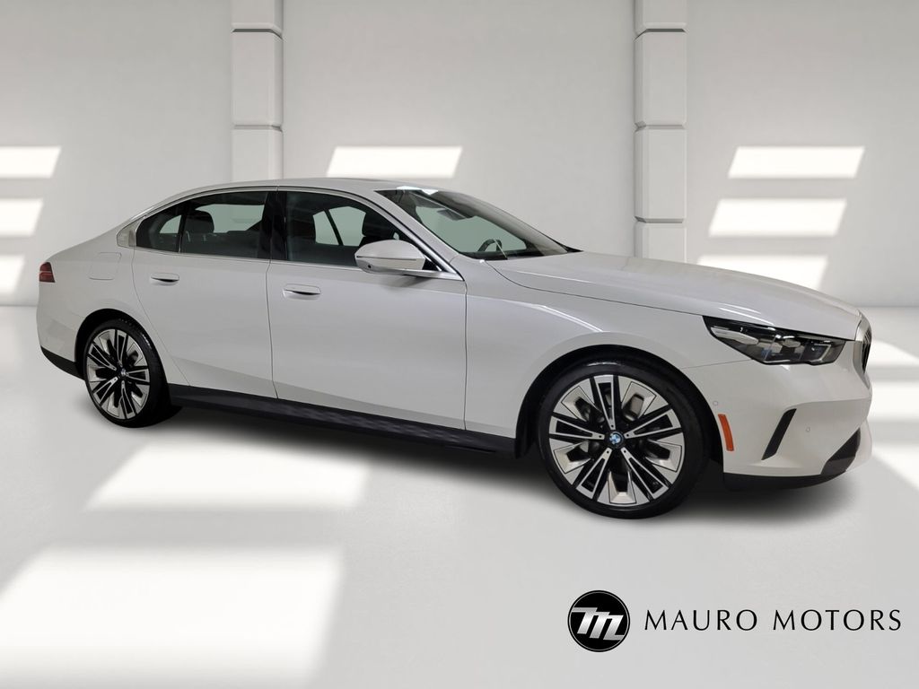 2025 BMW 5 Series 530i xDrive