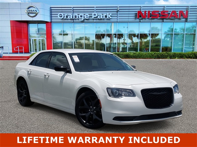 2020 Chrysler 300