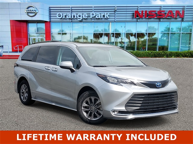 2024 Toyota Sienna XLE