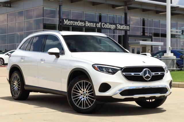 2025 Mercedes-Benz GLC