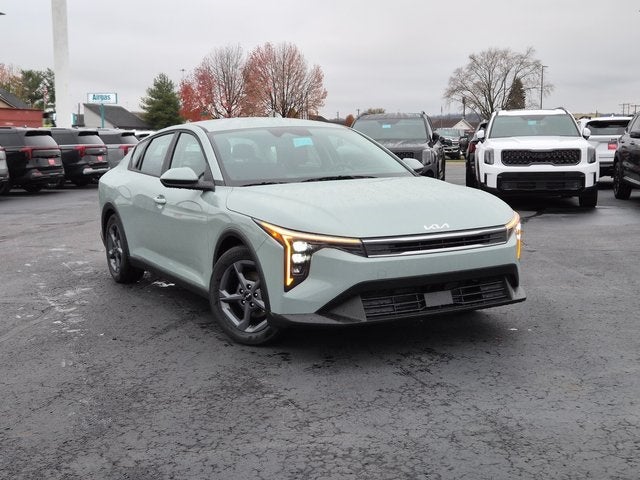 2025 Kia K4 LXS