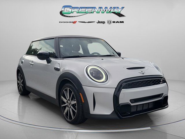 2022 MINI Hardtop 2 Door Signature