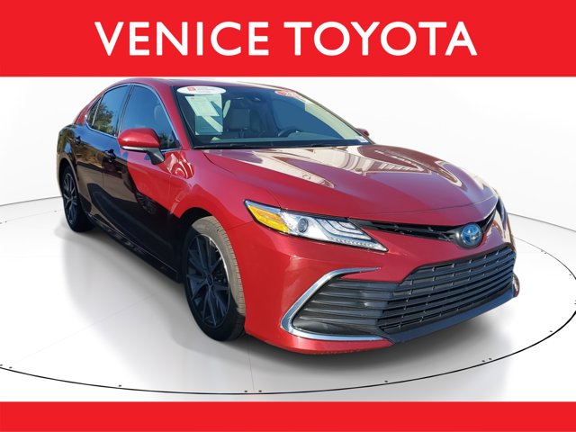 2022 Toyota Camry Hybrid XLE