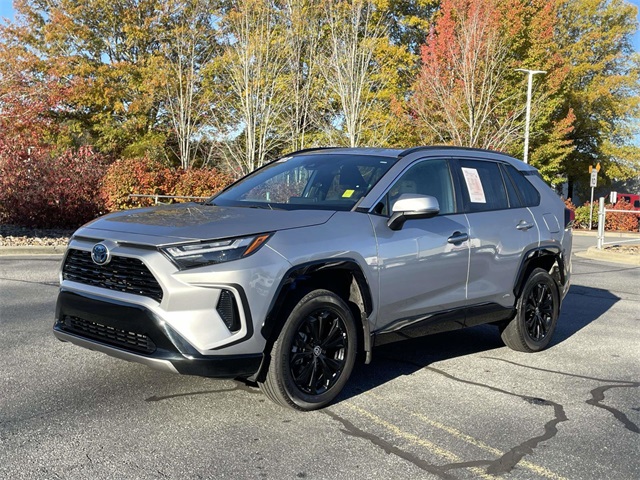 2022 Toyota RAV4 SE