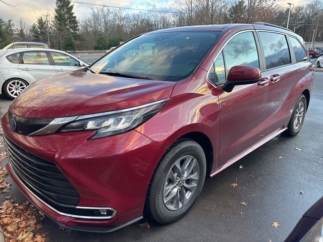 2023 Toyota Sienna XLE