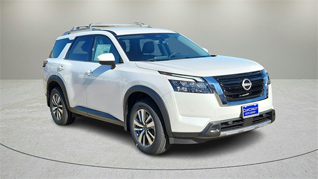 2025 Nissan Pathfinder SL