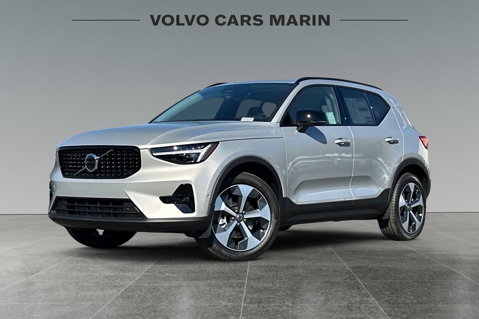 2025 Volvo XC40