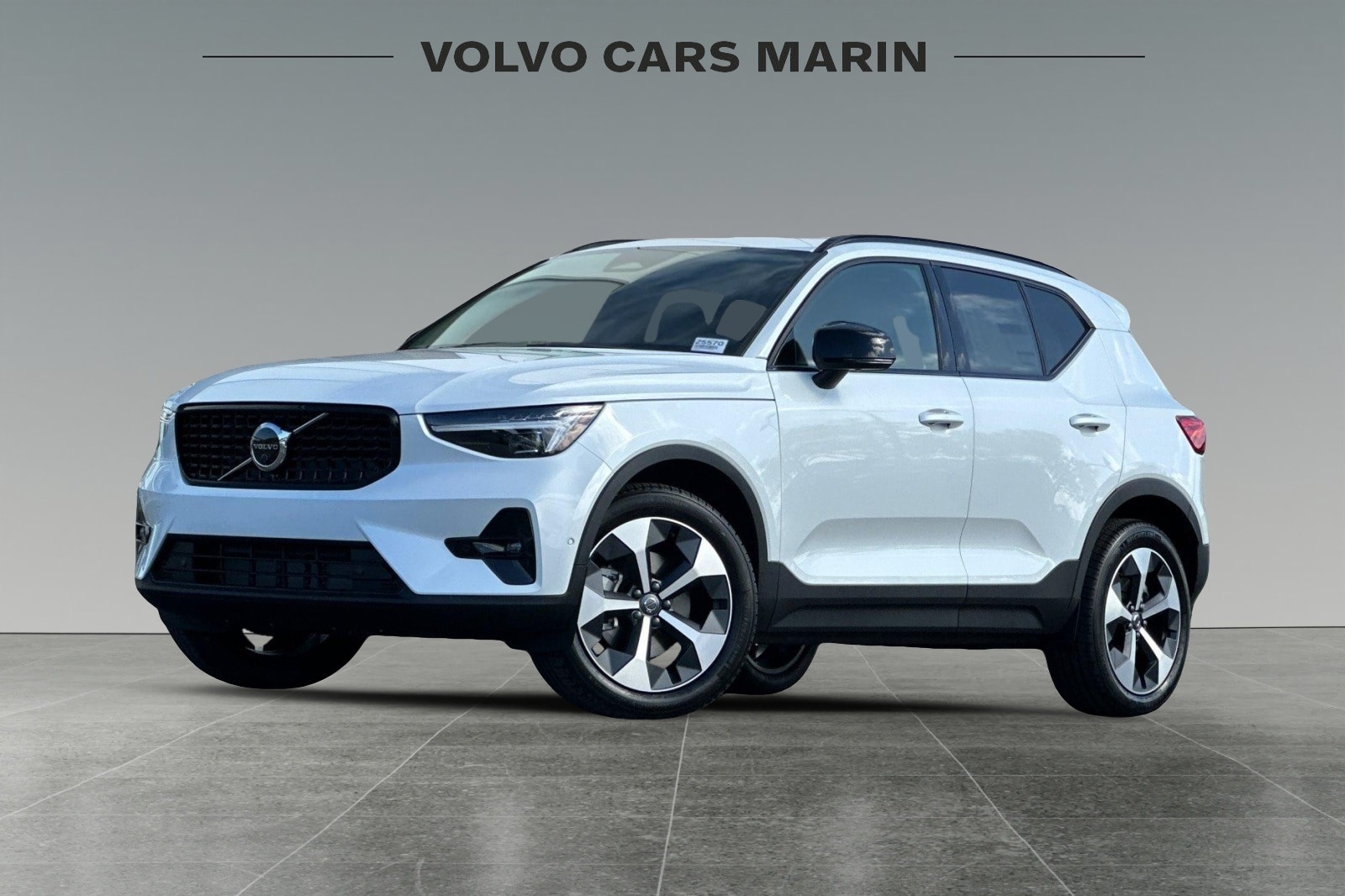 2025 Volvo XC40