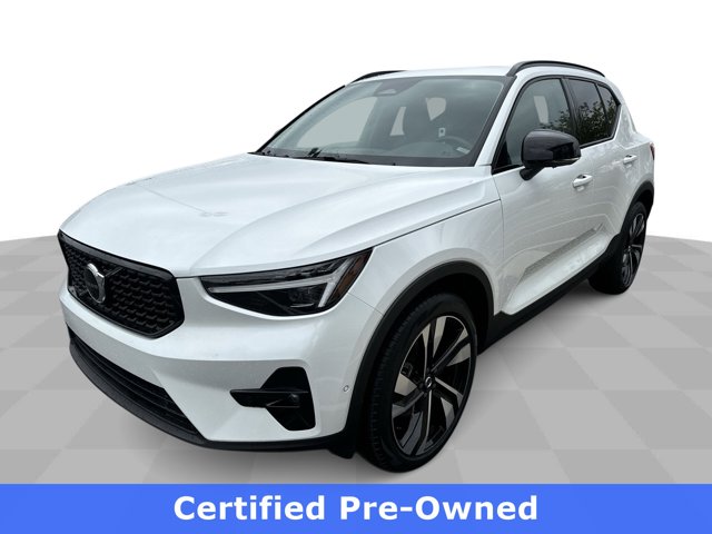2025 Volvo XC40