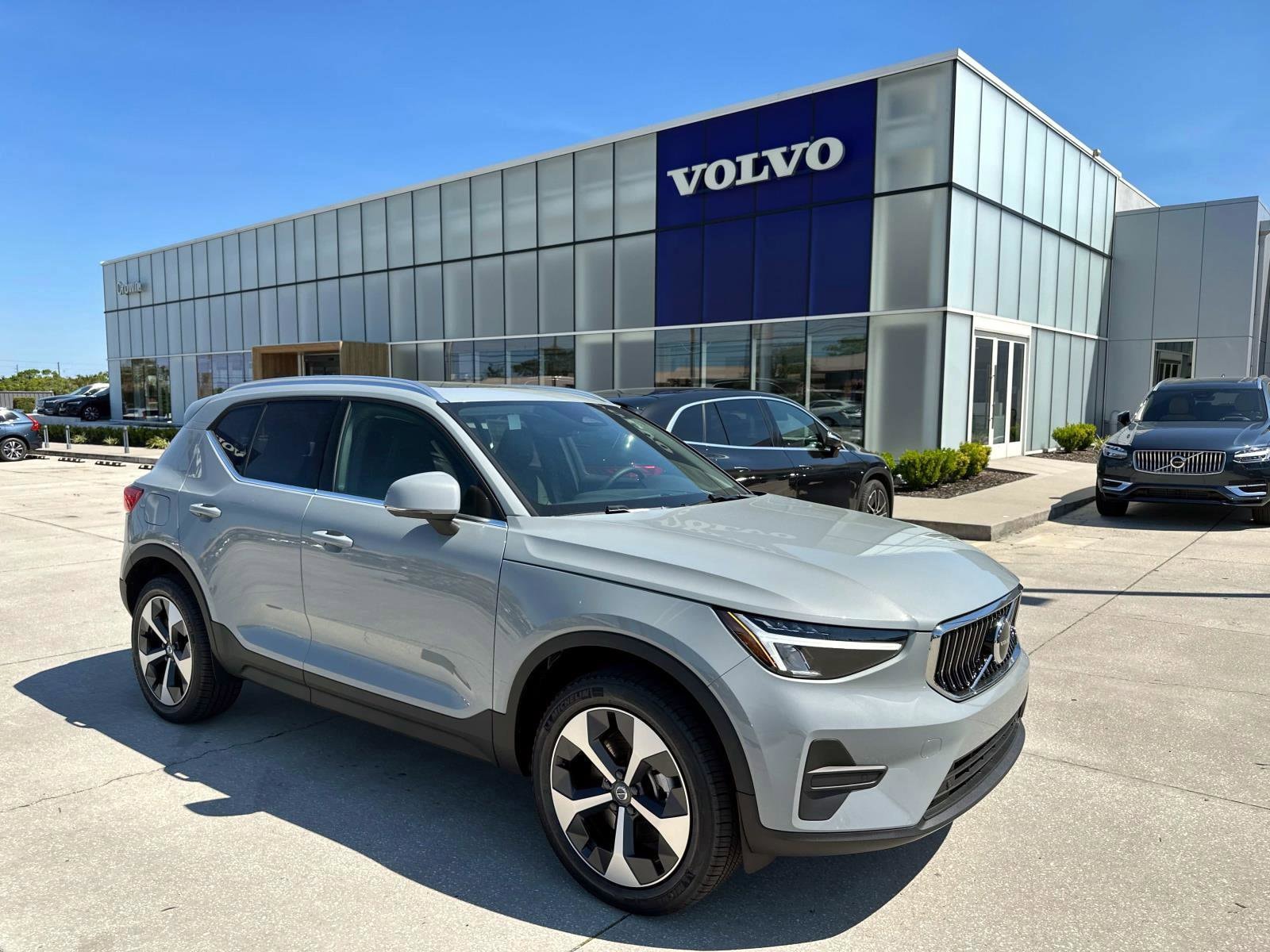 2025 Volvo XC40