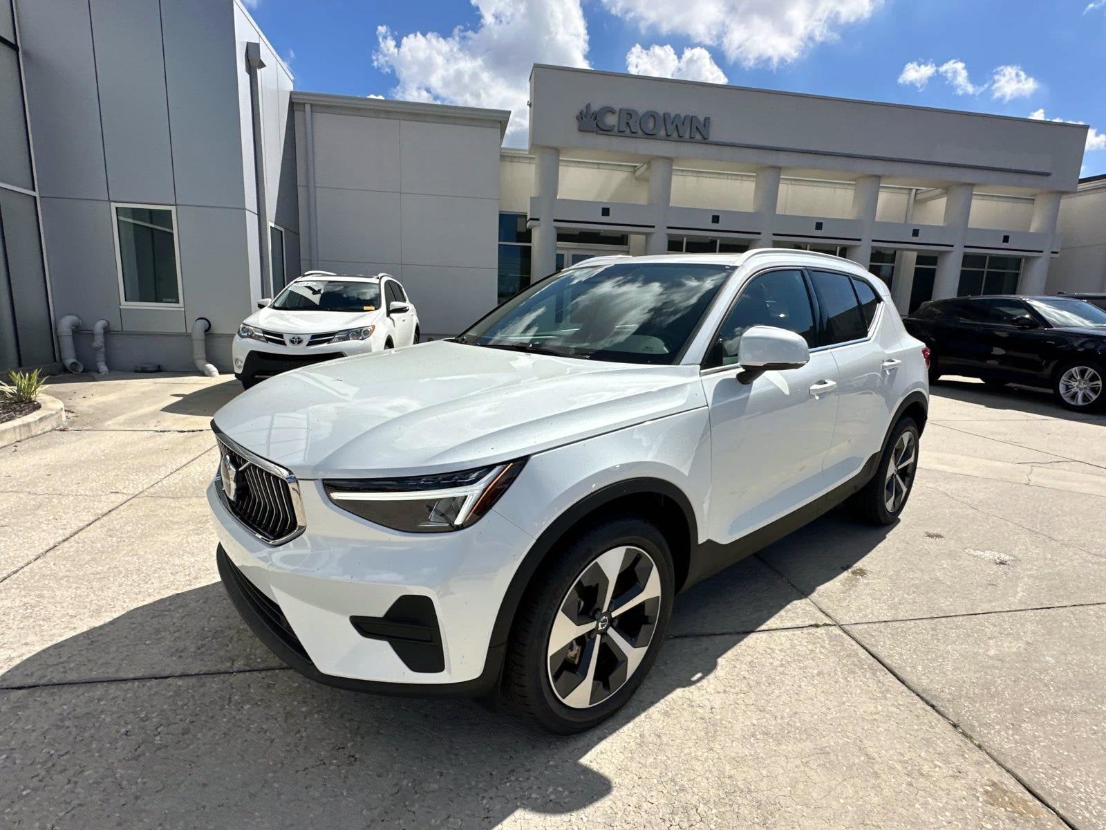 2025 Volvo XC40