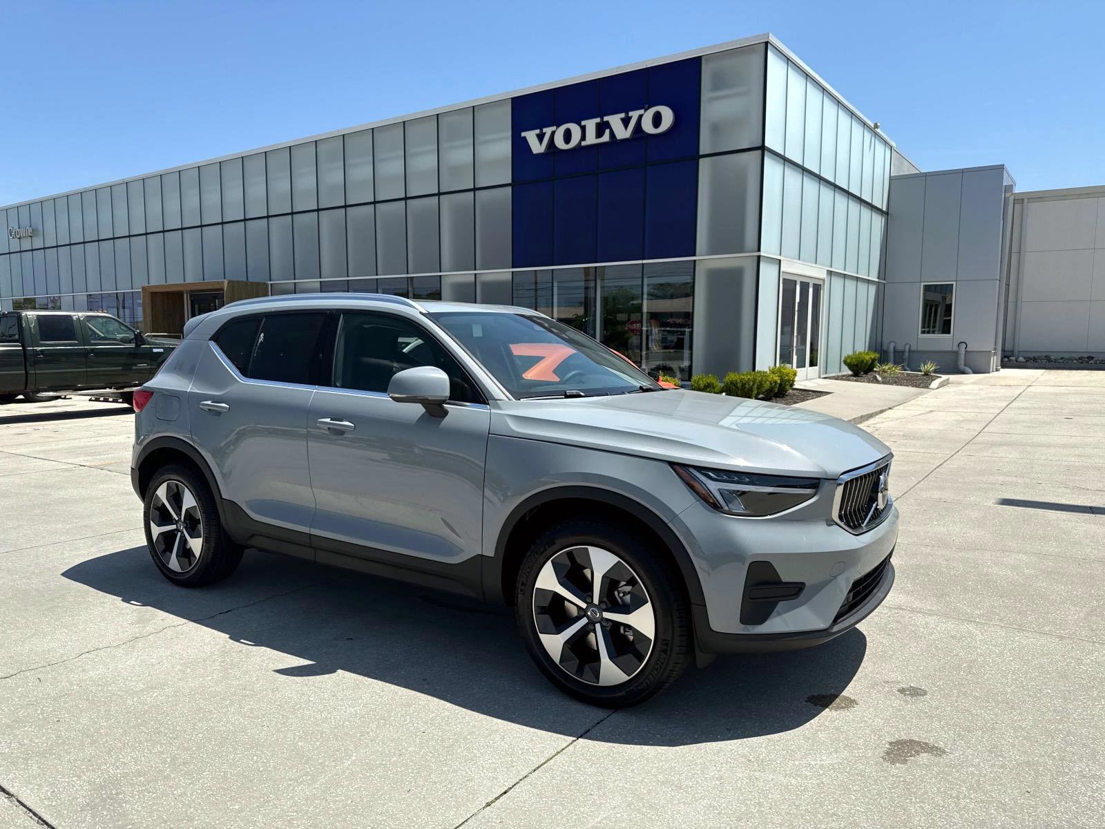 2025 Volvo XC40