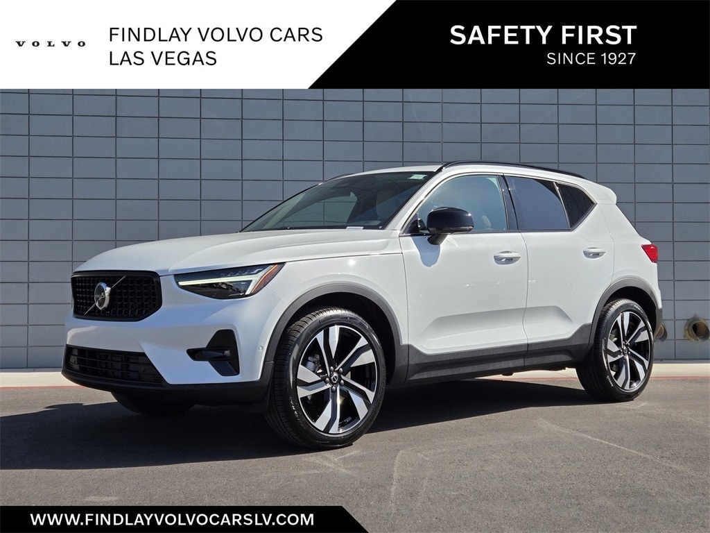 2025 Volvo XC40