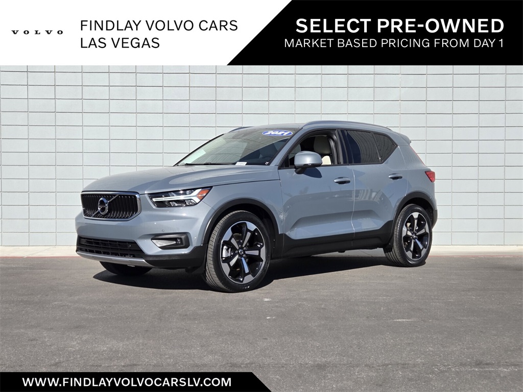 2021 Volvo XC40 Momentum
