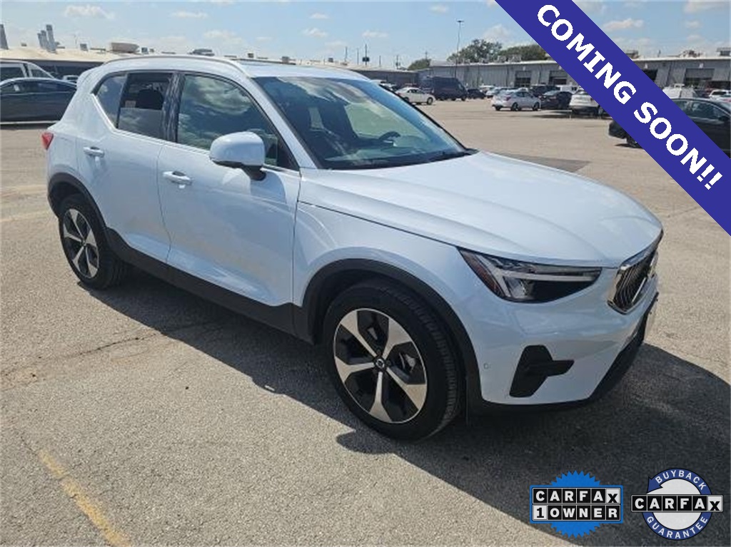 2025 Volvo XC40