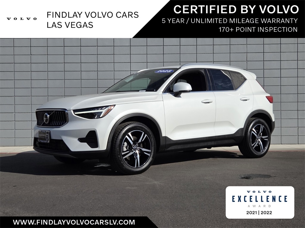 2025 Volvo XC40