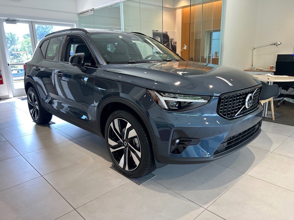 2026 Volvo XC40
