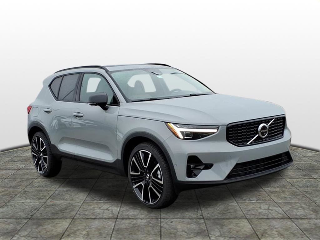 2026 Volvo XC40
