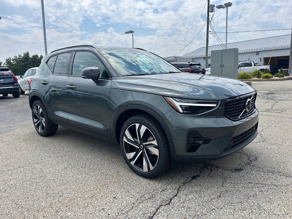 2026 Volvo XC40
