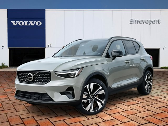 2025 Volvo XC40