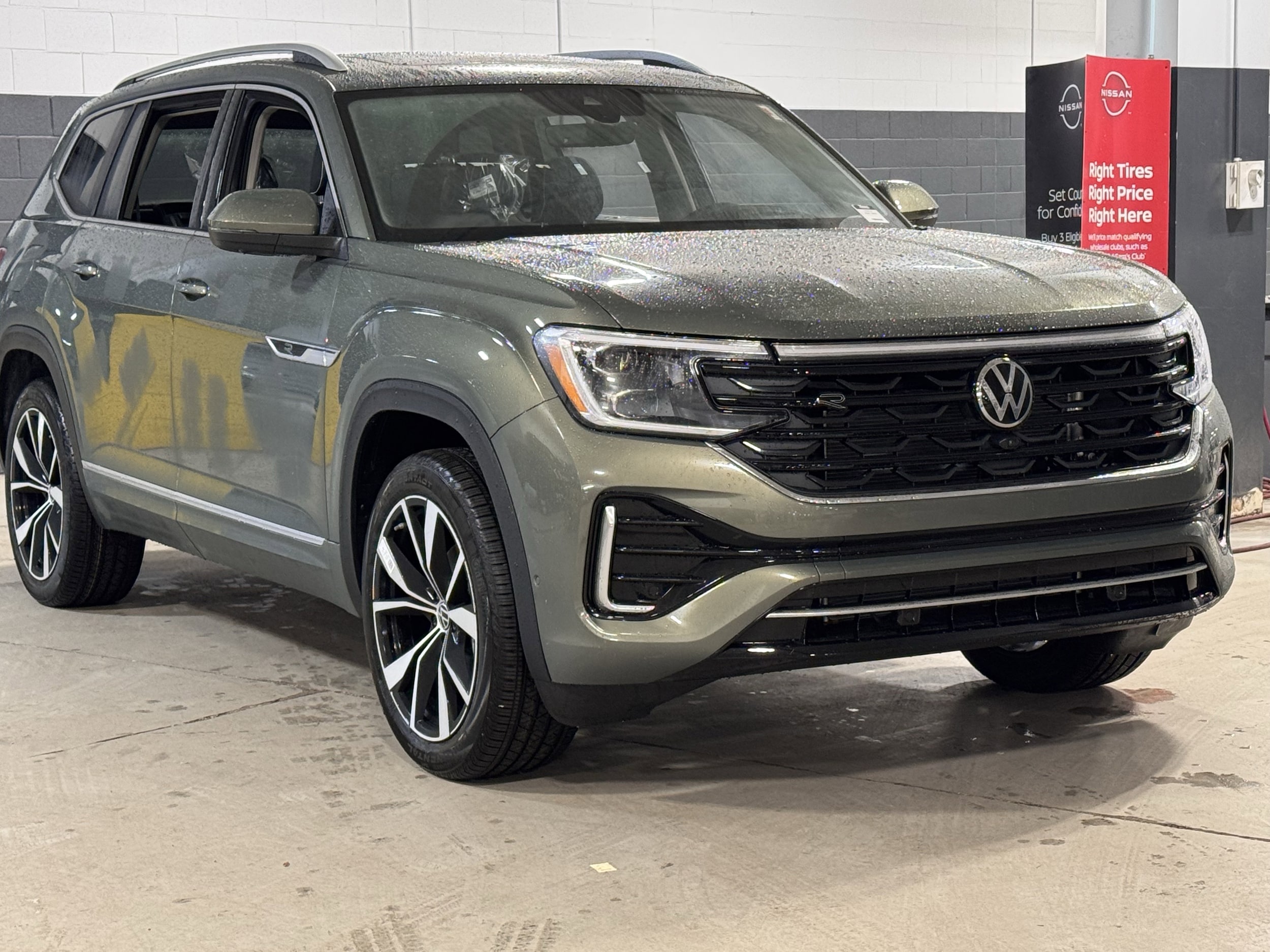 Photo of a 2026 Volkswagen Atlas 2.0T SEL Premium R-LINE for sale