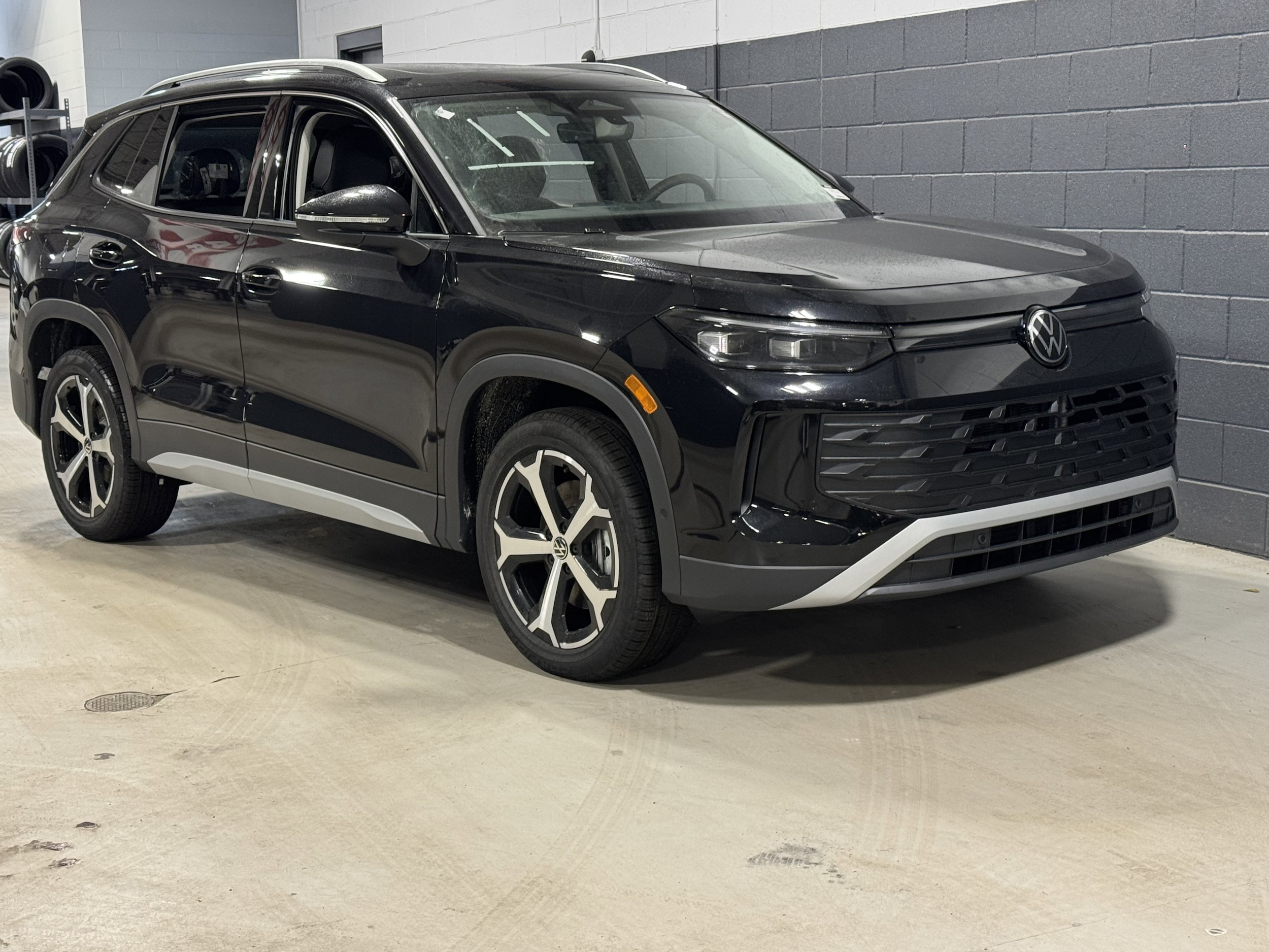 Photo of a 2026 Volkswagen Tiguan 2.0T SE for sale