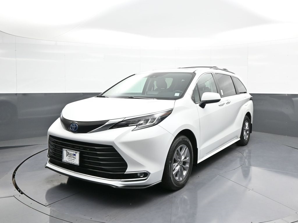 2022 Toyota Sienna XLE