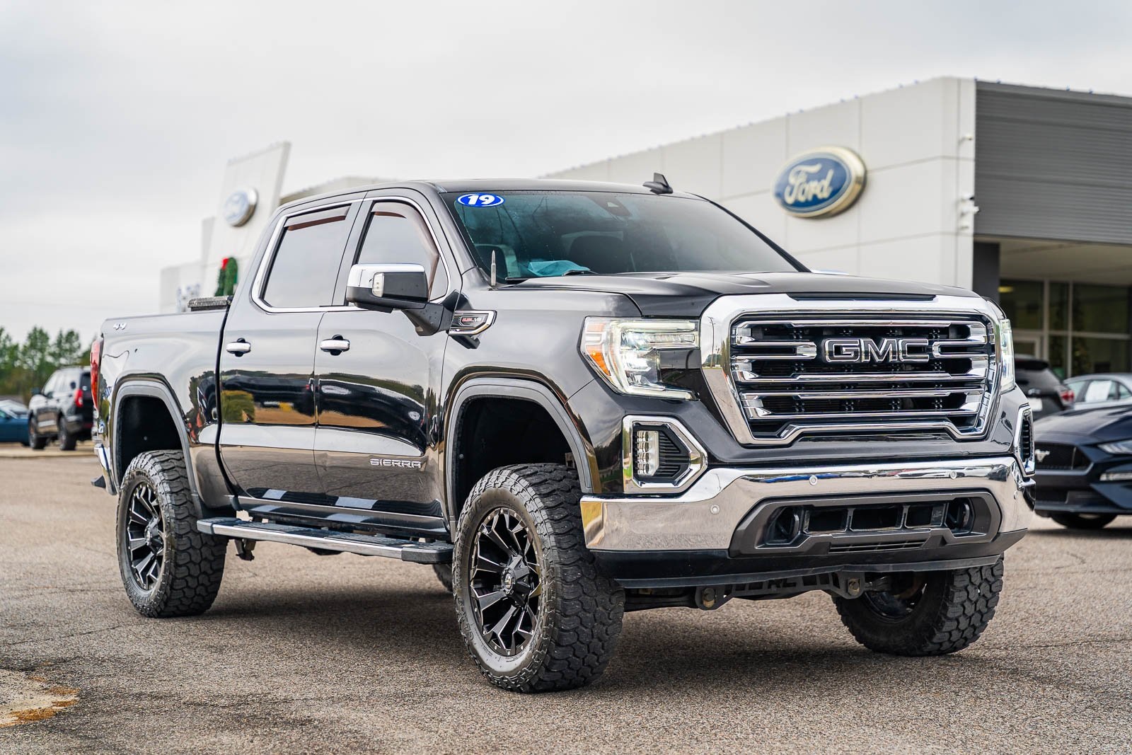 2019 GMC Sierra 1500 SLT