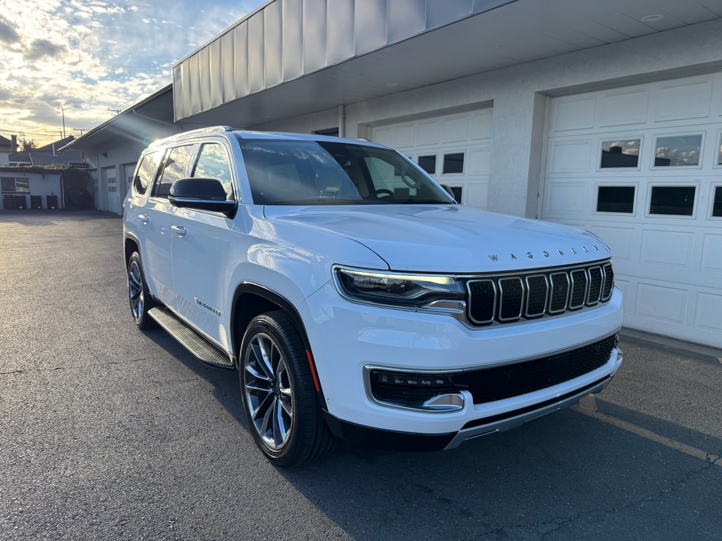2023 Jeep Wagoneer