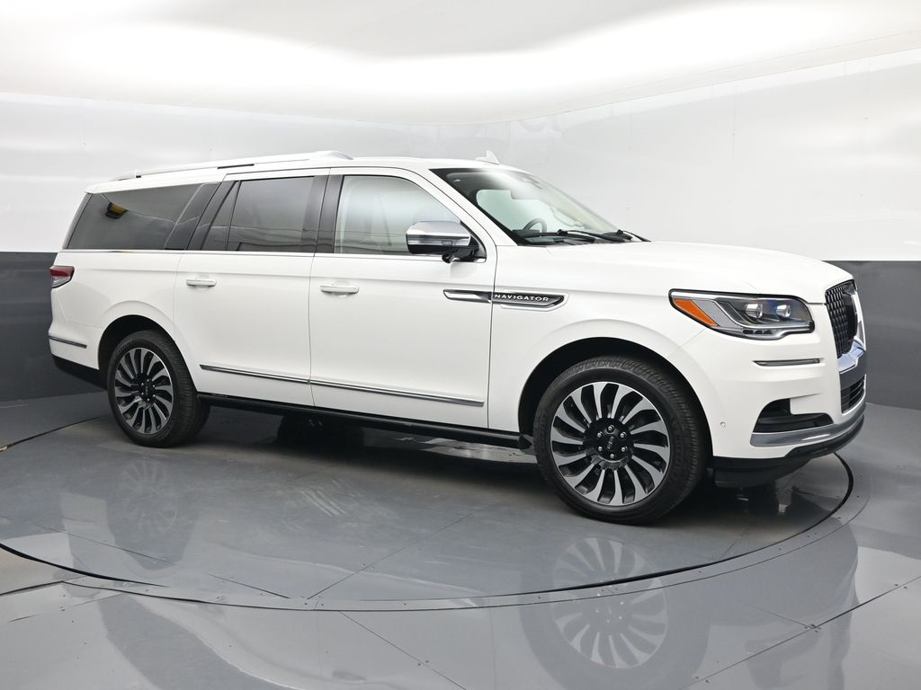 2023 Lincoln Navigator L