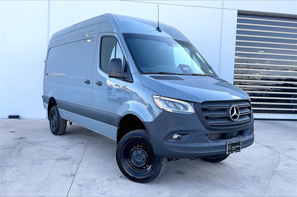 2025 Mercedes-Benz Sprinter Cargo Van Cargo 144 WB