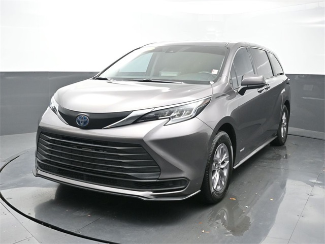 2021 Toyota Sienna LE